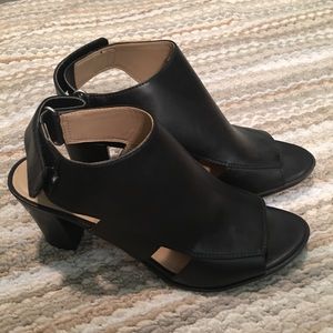 Black wedge heels